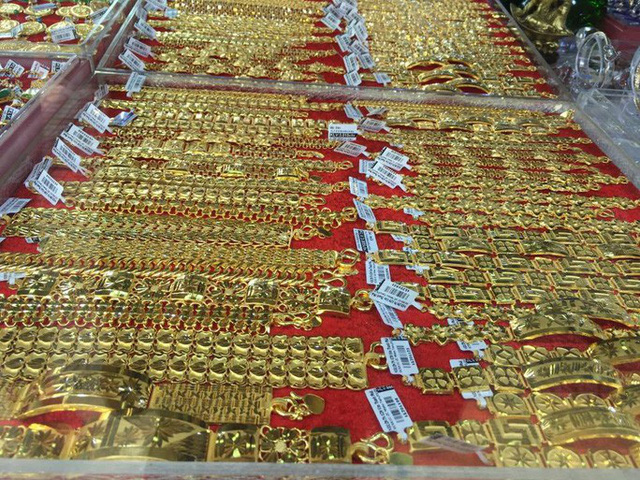 Giá vàng Hôm Nay 20/08 giảm sâu dưới 42 triệu đồng/lượng