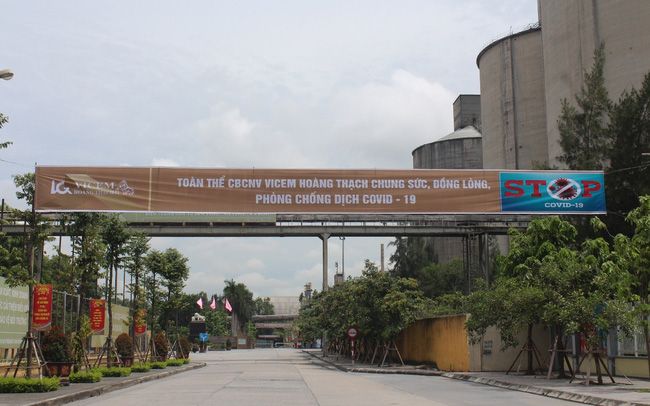 1 công nhân dương tính với COVID-19 Xi măng Hoàng Thạch bị phong tỏa 1 công nhân dương tính với COVID-19 Xi măng Hoàng Thạch bị phong tỏa