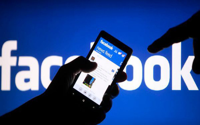 Rắc rối của Facebook chỉ mới bắt đầu dù Mark Zuckerberg nhượng bộ