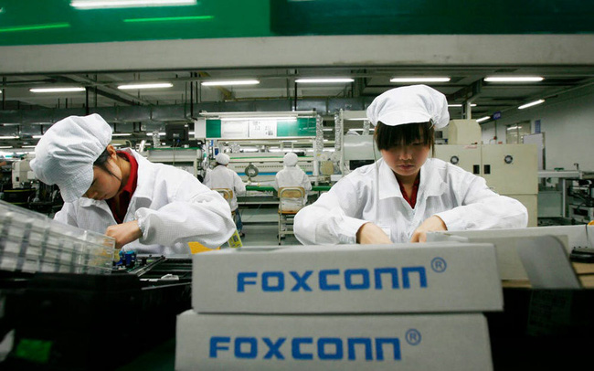 Bloomberg: Làn sóng Covid-19 mới ảnh hưởng ra sao đến hoạt động của Foxconn và Luxshare tại Việt Nam?