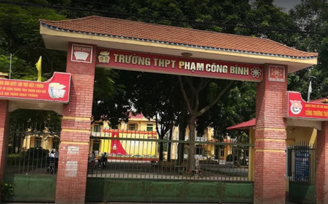 Thầy giáo ở Vĩnh Phúc từng lái taxi chở nữ nhân viên quán bar Sunny mắc Covid-19 Thầy giáo ở Vĩnh Phúc từng lái taxi chở nữ nhân viên quán bar Sunny mắc Covid-19