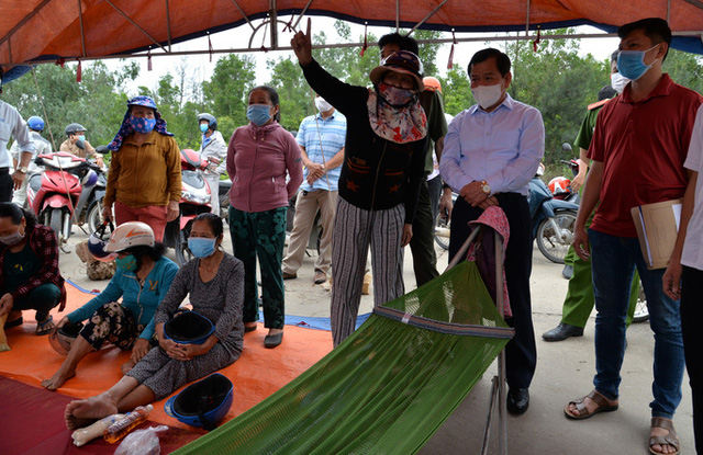 Tin trong nước Quảng Ngãi: Chủ tịch tỉnh xin lỗi người dân đang tụ tập trước cổng Nhà máy thép Hòa Phát Tin trong nước Quảng Ngãi: Chủ tịch tỉnh xin lỗi người dân đang tụ tập trước cổng Nhà máy thép Hòa Phát