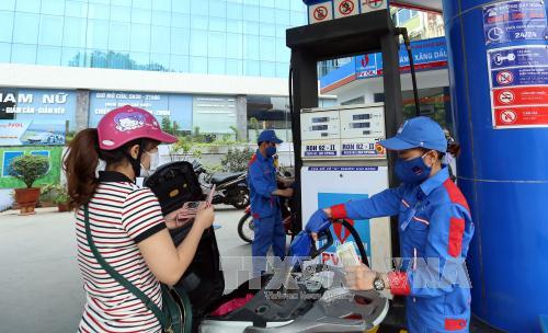 Giá xăng dầu tăng làm Doanh nghiệp vận tải ‘chóng mặt’