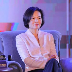 Nhà khoa học top đầu thế giới về vật liệu năng lượng với 16 năm tuổi thơ không có điện: Nữ giáo sư gốc Việt duy nhất của Hội đồng Giải thưởng VinFuture