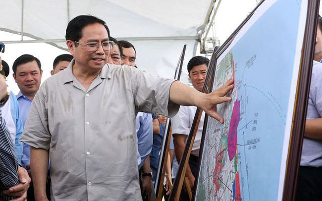 Thủ tướng khảo sát dự án mỏ sắt tạm dừng hơn mười năm tại Hà Tĩnh
