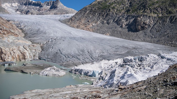 Các sông băng của Thụy Sĩ tan chảy 1 nửa lượng băng trong chưa đầy 1 thế kỷ