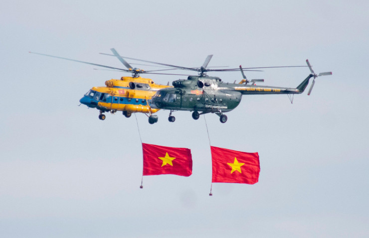 Toàn cảnh buổi tổng duyệt trình diễn ấn tượng của trực thăng và tiêm kích Su-30MK2 ở Hà Nội - 4