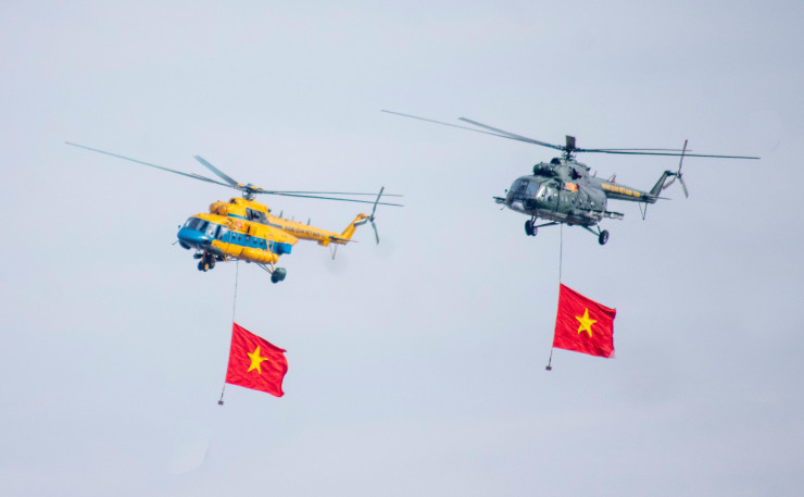 Toàn cảnh buổi tổng duyệt trình diễn ấn tượng của trực thăng và tiêm kích Su-30MK2 ở Hà Nội - 7