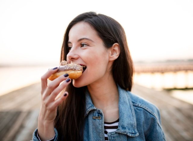 10 thói quen khi ăn để tránh kẻo ung thư, tiểu đường tới lúc nào không hay