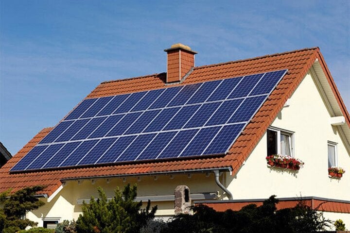 Đề xuất điện mặt trời mái nhà phát lên lưới điện sẽ có giá 0 đồng