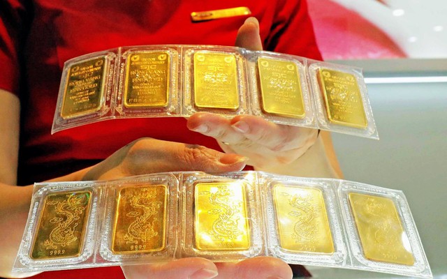 Giá vàng 25/12/2023: Giá vàng trong nước tiếp tục tăng vọt