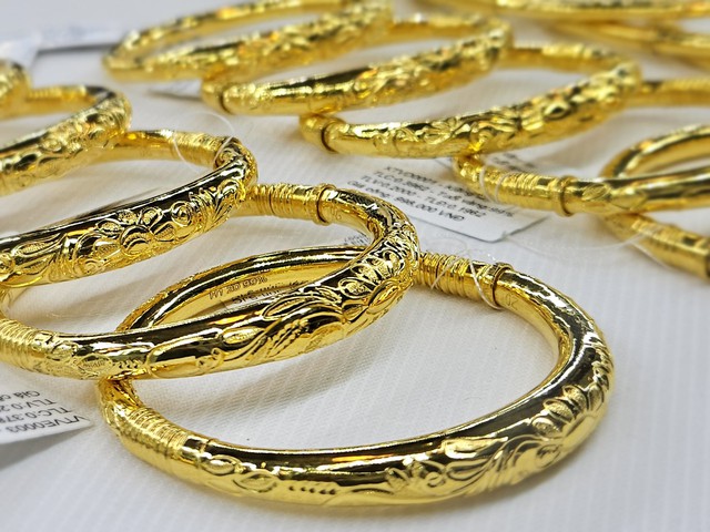 Giá vàng nhẫn, vàng trang sức “bốc hơi” cả triệu đồng