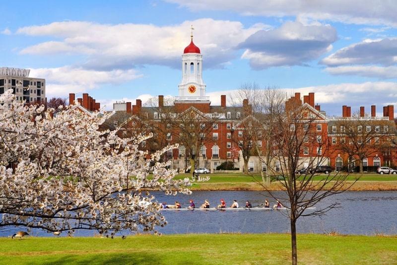 Những điều kiện nhận học bổng Harvard