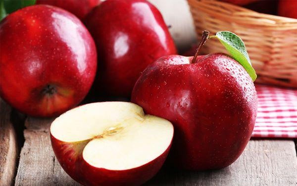 Ăn táo rất tốt cho sức khỏe nhưng cần bỏ ngay bộ phận cực kỳ độc